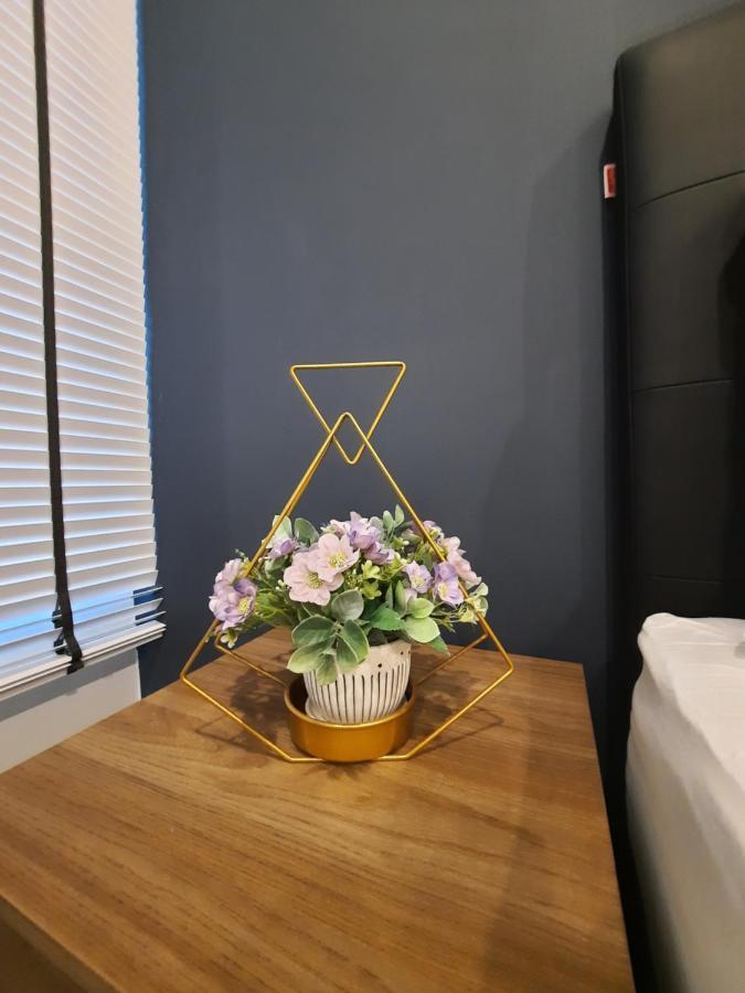 Apartamento Arena Soho At Kozi Square Kuching Exterior foto